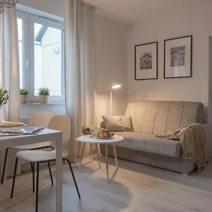 Clever 1 Kamienica Grochow Apartament Warszawa
